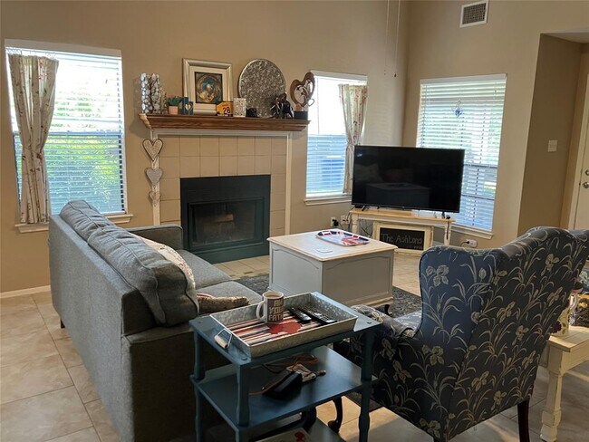 Building Photo - 904 Cottonwood Cove