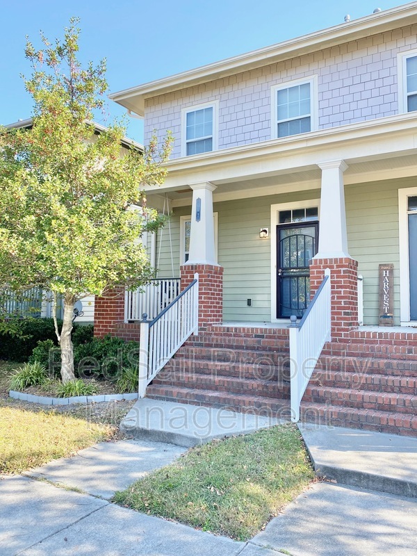 Building Photo - 707 Twine Ave