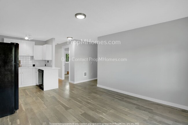 Building Photo - Charming One Bed Unit in Quiet Brentwood-Darlington Neighborhood!