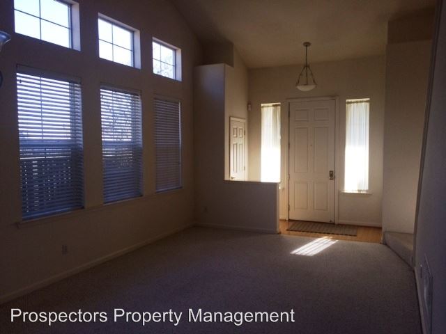 Building Photo - 989 Oak Brook Way