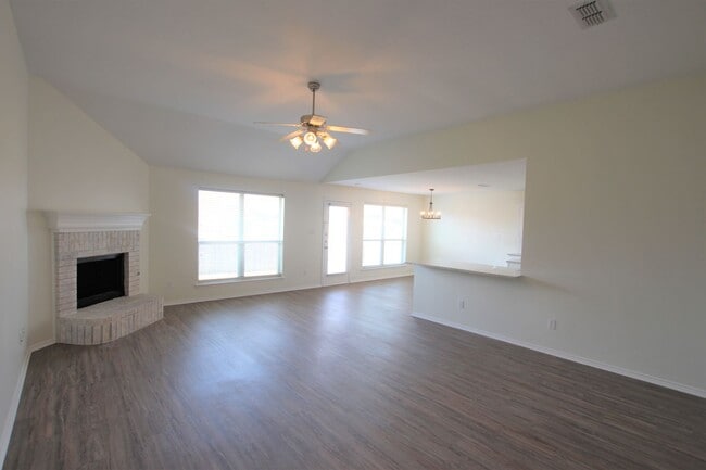 Foto del edificio - Beautifully updated 3 bedroom 2 bath home ...