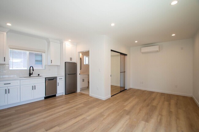 Foto del edificio - 4334 Mammoth Ave