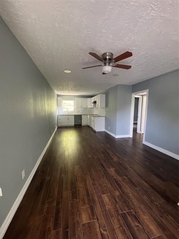 Foto del edificio - 5911 Grace Ln