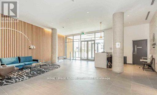 Photo du bâtiment - 120-1120 Varna Dr