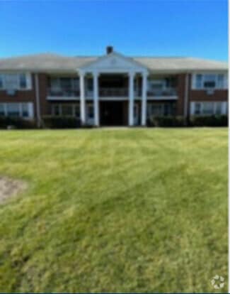 Building Photo - 2000 Parkside Dr