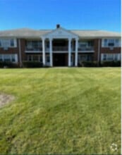 Building Photo - 2000 Parkside Dr