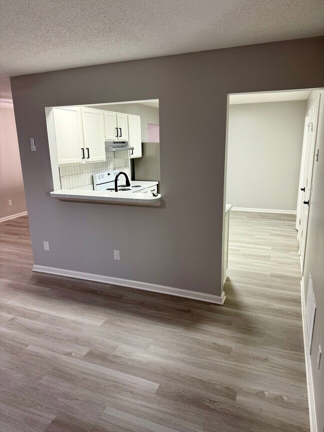 Foto del edificio - 4084 Stillwood Dr