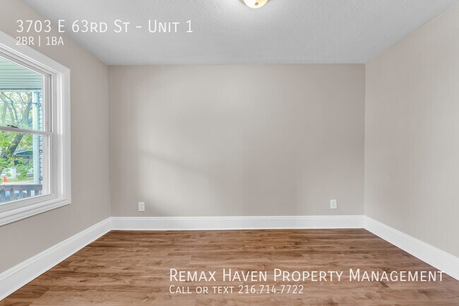 Foto del edificio - 3703 E 63rd St