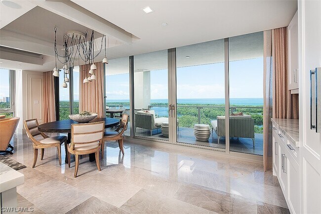 Foto del edificio - 6897 Grenadier Blvd