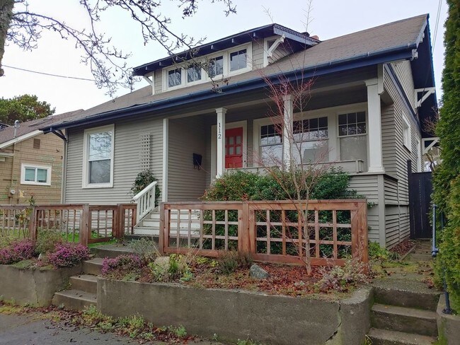Building Photo - Adorable Phinney Ridge Home