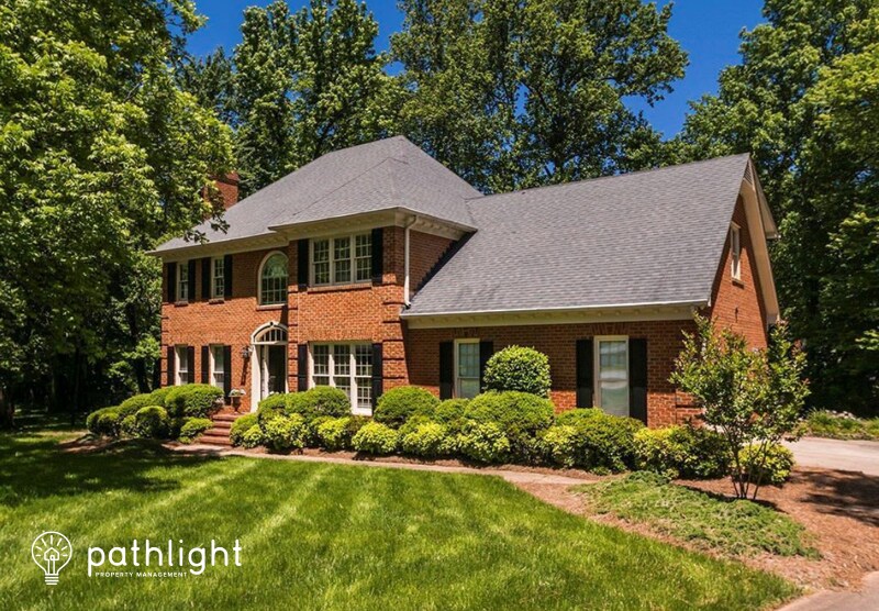 Primary Photo - 8 Dunkirk Pl, Greensboro, NC, 27410