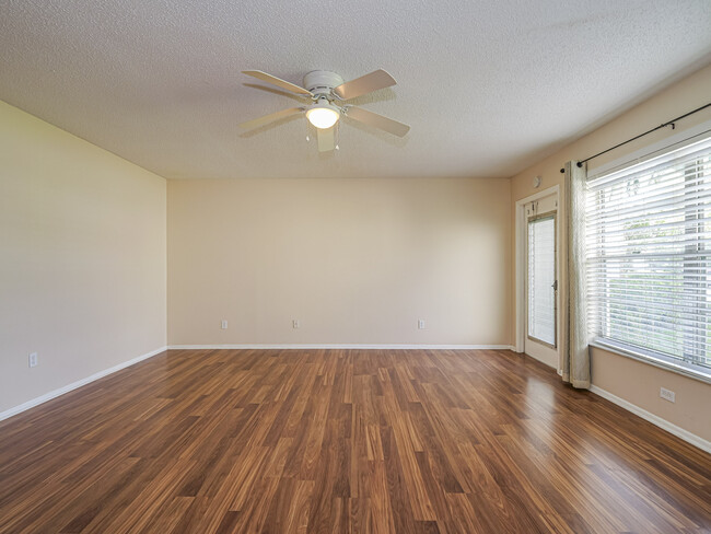 Building Photo - 110 Spring Lake Ct