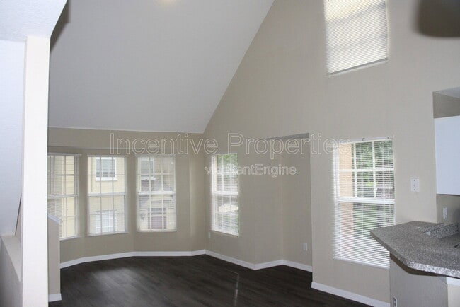 Foto del edificio - 6336 Raleigh St