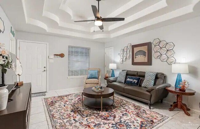 Foto del edificio - 1107 Lexington Cir