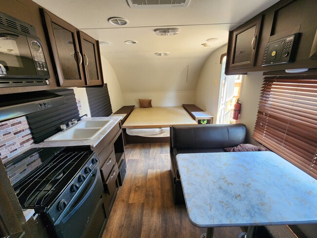 Foto del edificio - 265 Hummingbird Way