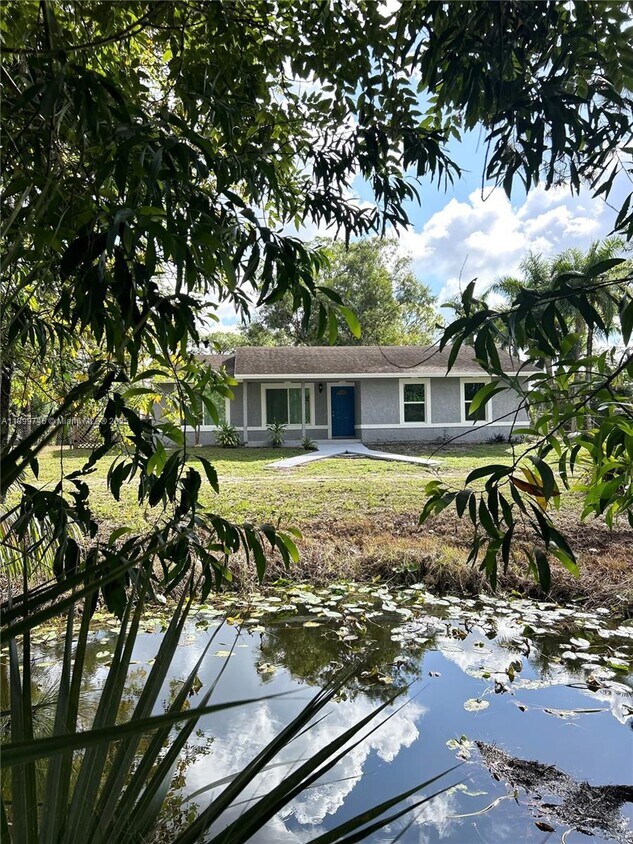 Primary Photo - 6452 Royal Palm Beach Blvd