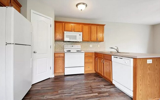 Foto del edificio - 8 NE 94th Ct, Kansas City, MO 64155