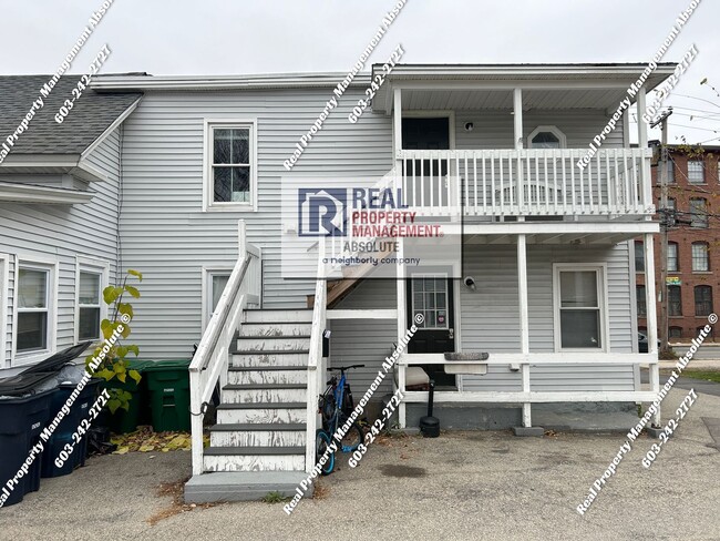 Building Photo - Cozy 2 Bedroom Upstairs Unit