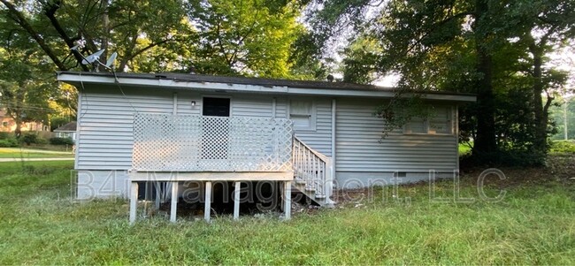 Building Photo - 118 Cherry St