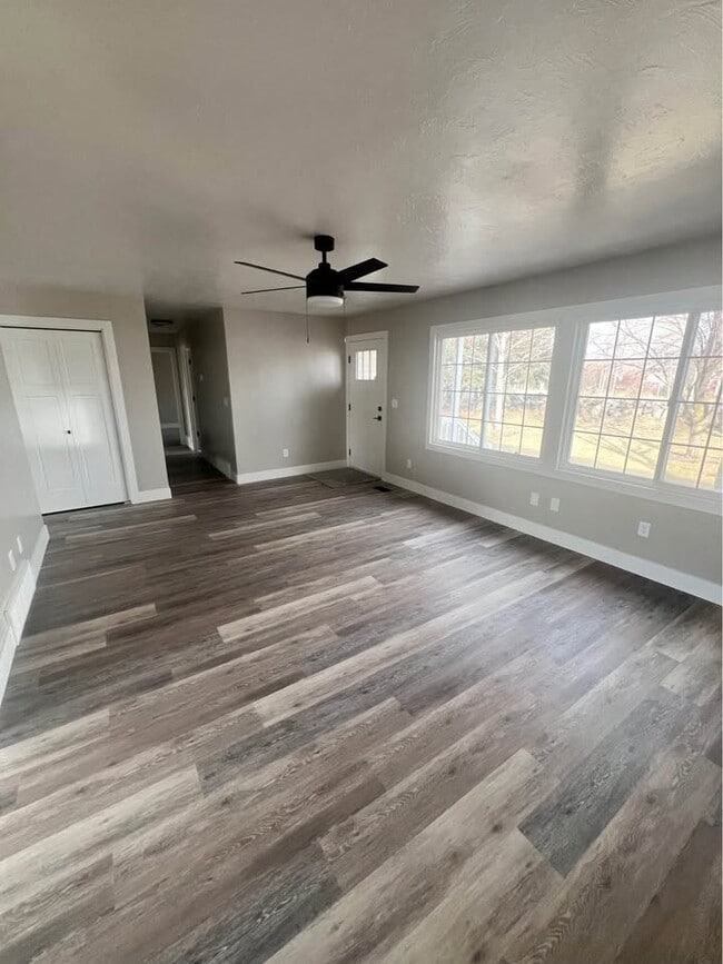 Building Photo - 643 N 2400 E