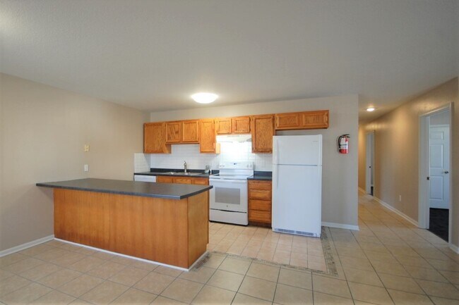 Building Photo - 105 S Plum St