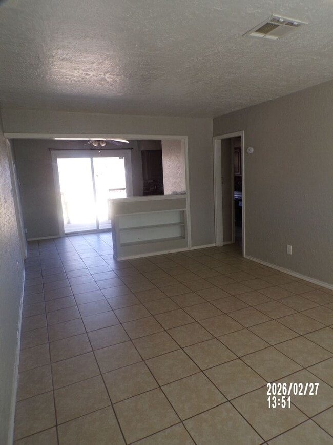 Building Photo - 4Bedroom home located close to FT Sill