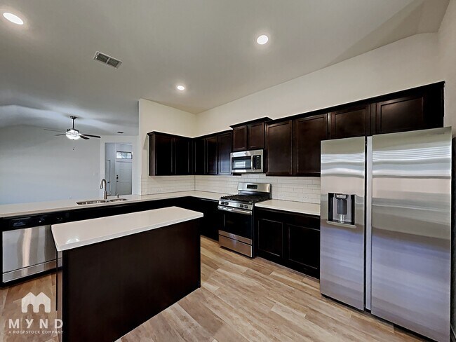 Foto del edificio - 2436 Dolostone Dr