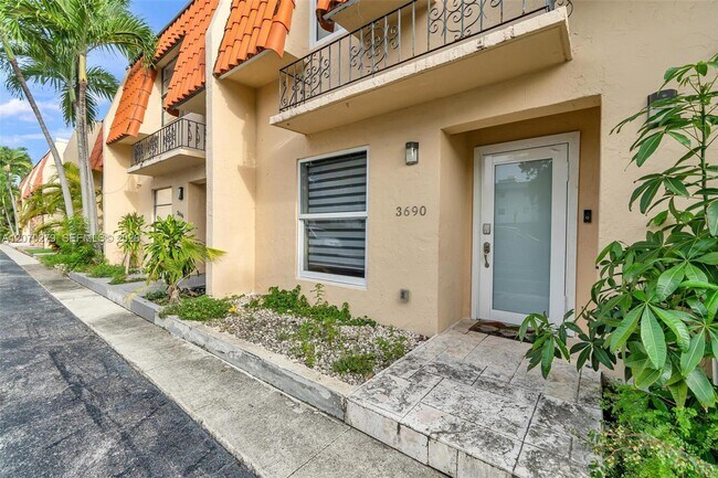 Foto del edificio - 3690 NE 167th St