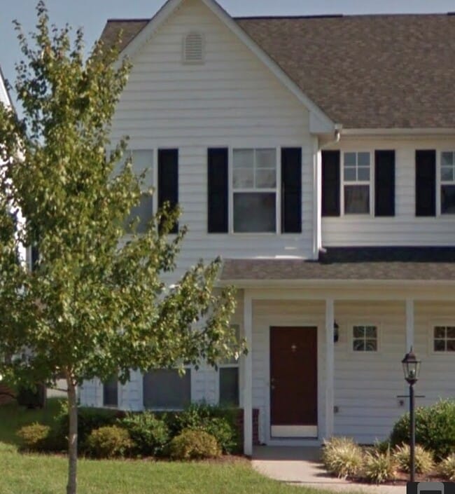 Building Photo - Sycomore Square Town House 3bed/2.5baths