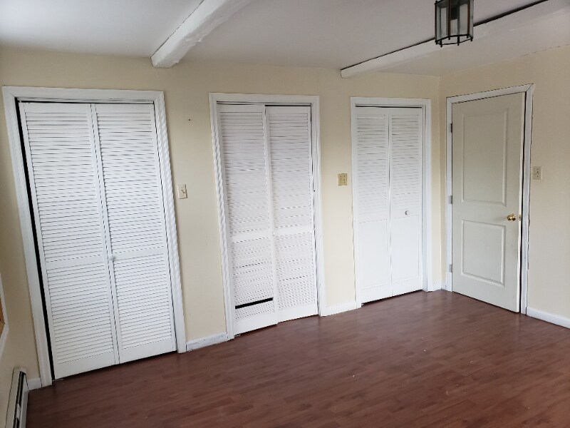 Building Photo - 433 E Diamond Ave
