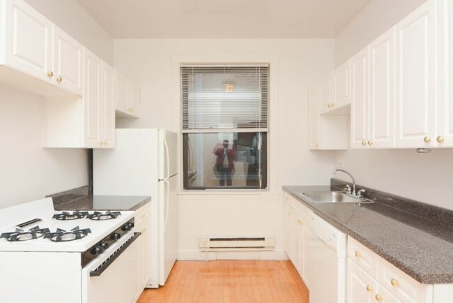 Foto del edificio - 1030 Dempster St