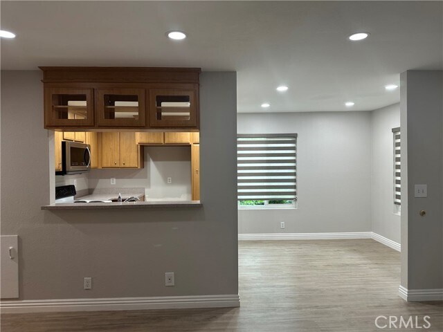 Foto del edificio - 12055 Foster Rd