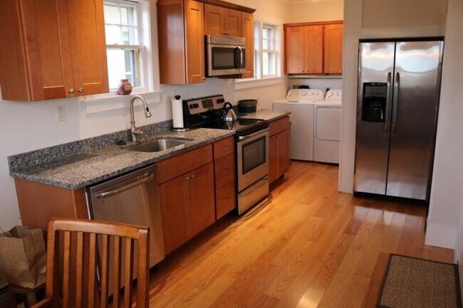 Building Photo - 1 bedroom in Gloucester MA 01930