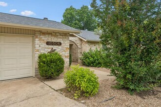 Building Photo - 10504 Wagon Gap Dr