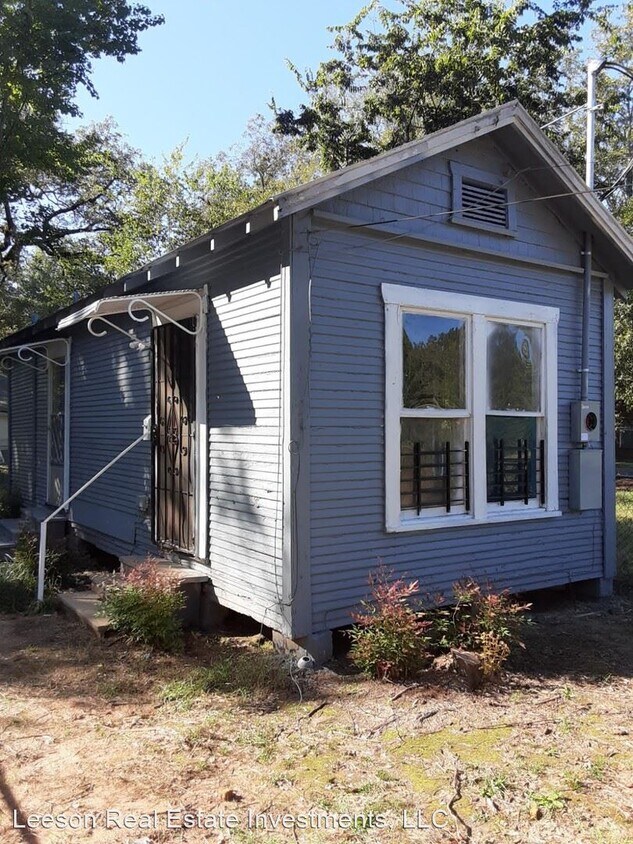 Primary Photo - 2539 Merwin St