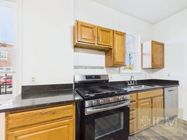 Building Photo - Coming Soon! Spacious 3 Bedroom, 2 Bath Ho...