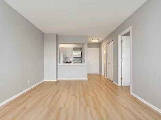 Foto del edificio - 5500 Friendship Blvd