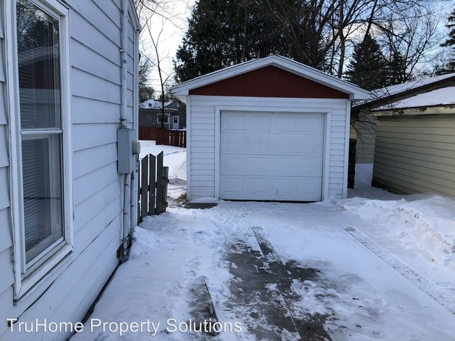 Building Photo - 2601 6th Ave N