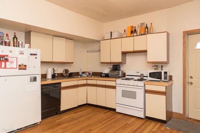 Foto del edificio - 4032 N Sheridan Rd