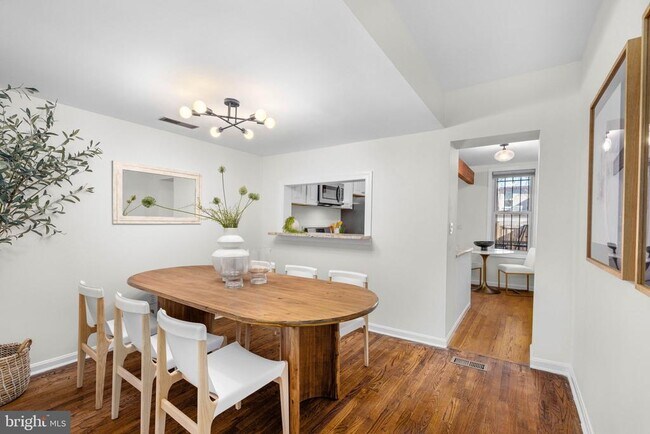 Foto del edificio - 615 14th Pl NE