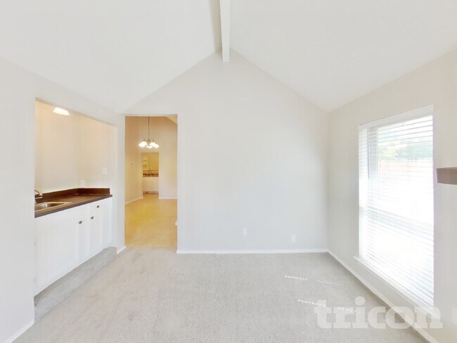 Foto del edificio - 6621 Brookhaven Trail