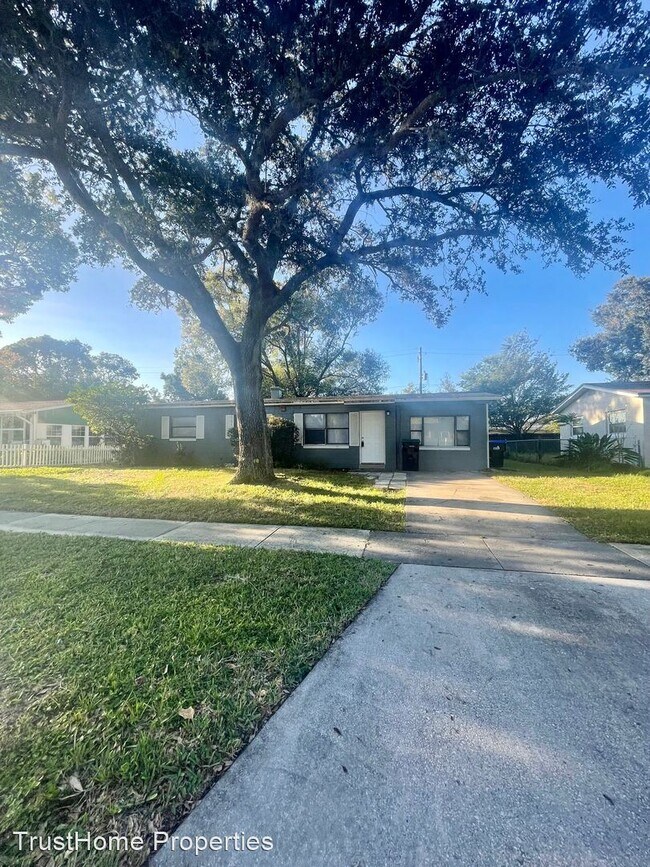 Foto del edificio - 4 br, 1 bath House - 4824 Turnbull Drive