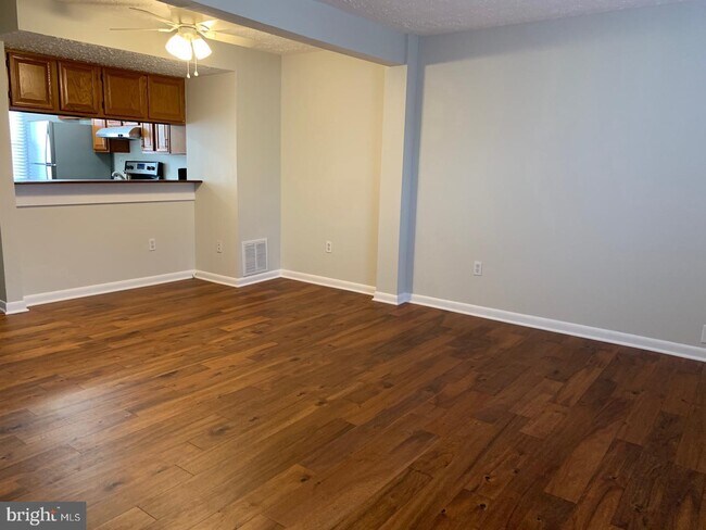 Building Photo - 9243 Redbridge Ct