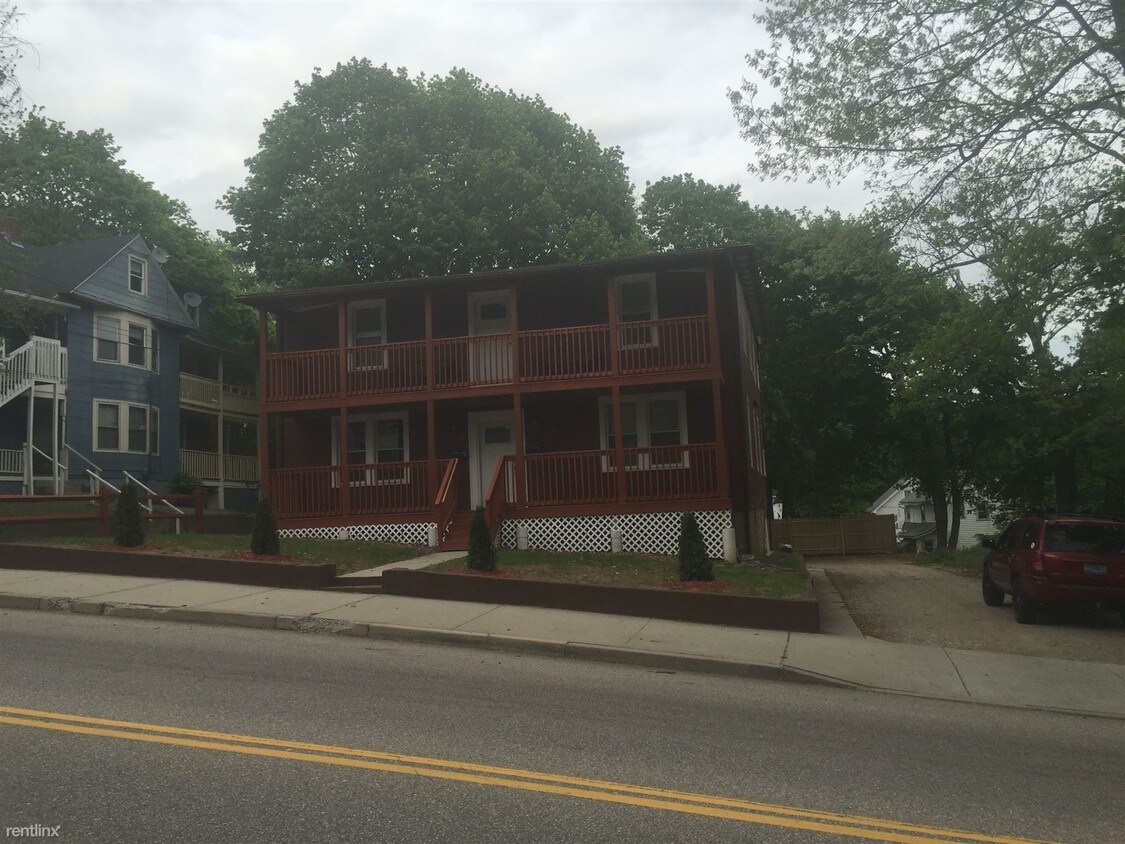 91 Mansfield Ave, Willimantic, CT 06226 Condo for Rent in Willimantic
