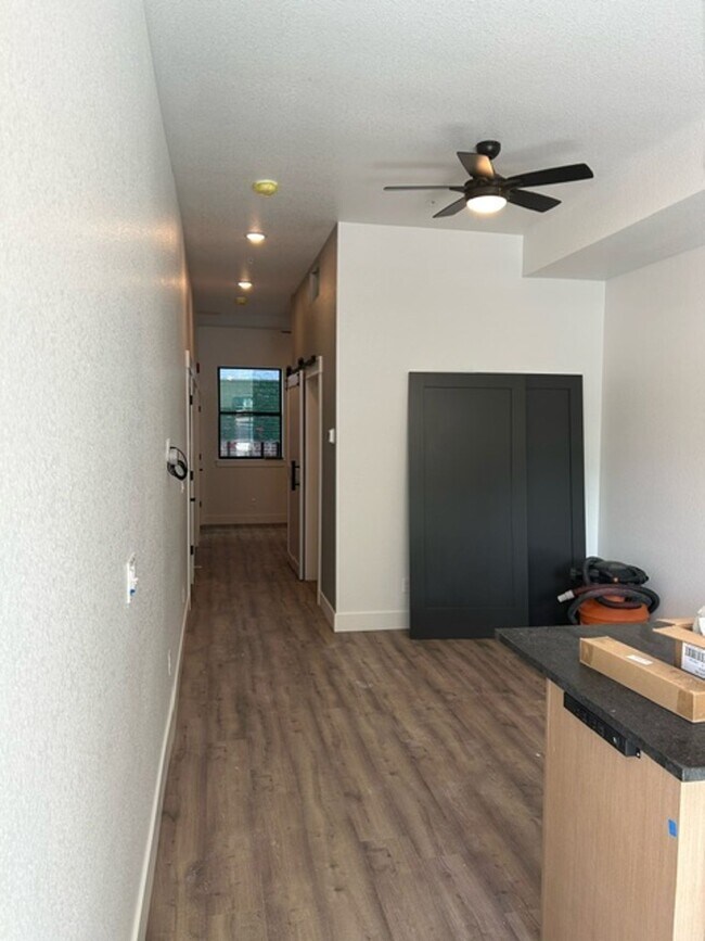 Foto del edificio - Newer Build in Downtown Loveland Apartments!