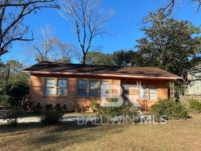 Building Photo - 605 Belrose Ave