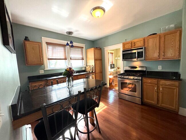 Foto del edificio - 5 8th Ave