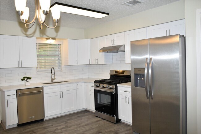 Foto del edificio - 2511 Maple Tree Ct