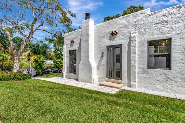 Building Photo - 828 35th St