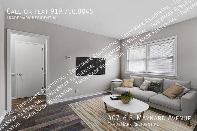 Foto del edificio - Beautiful 3 bedroom 1 bath duplex
